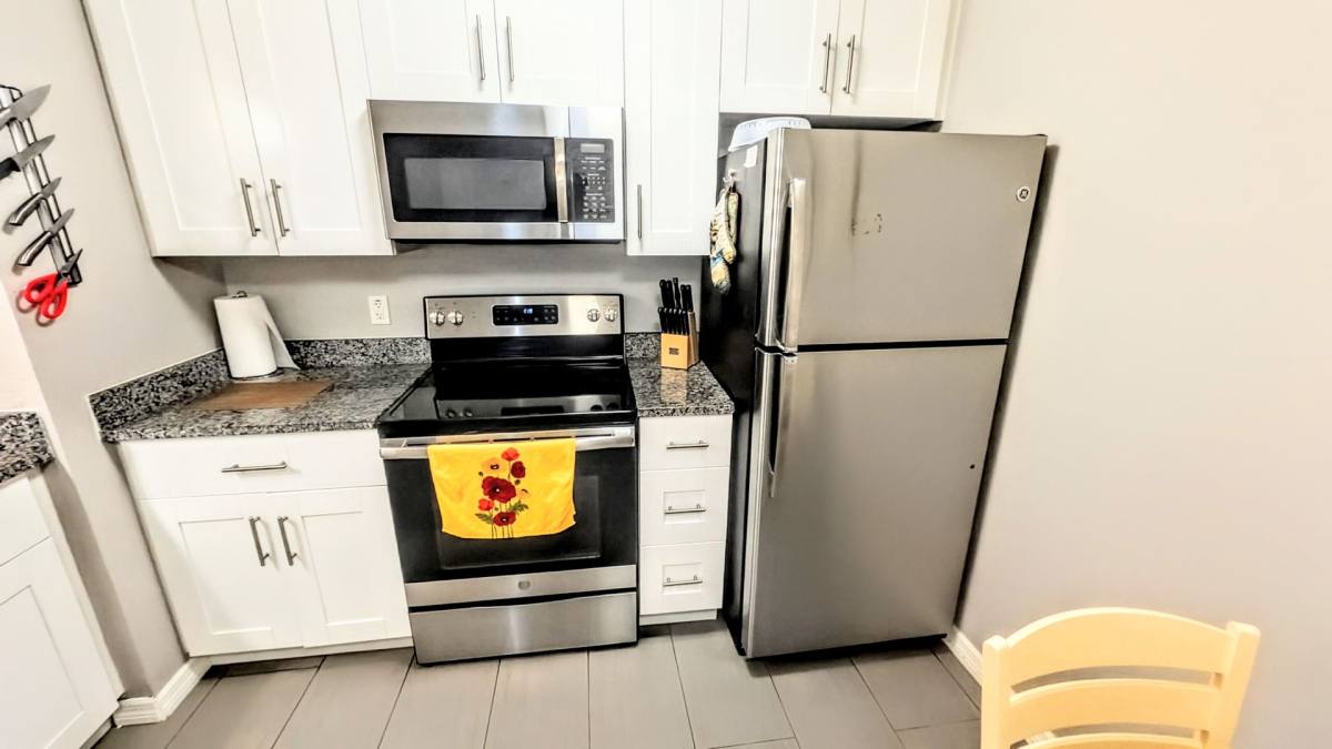 Condo for rent at 850 S Tamiami Trail, Sarasota, FL 34236