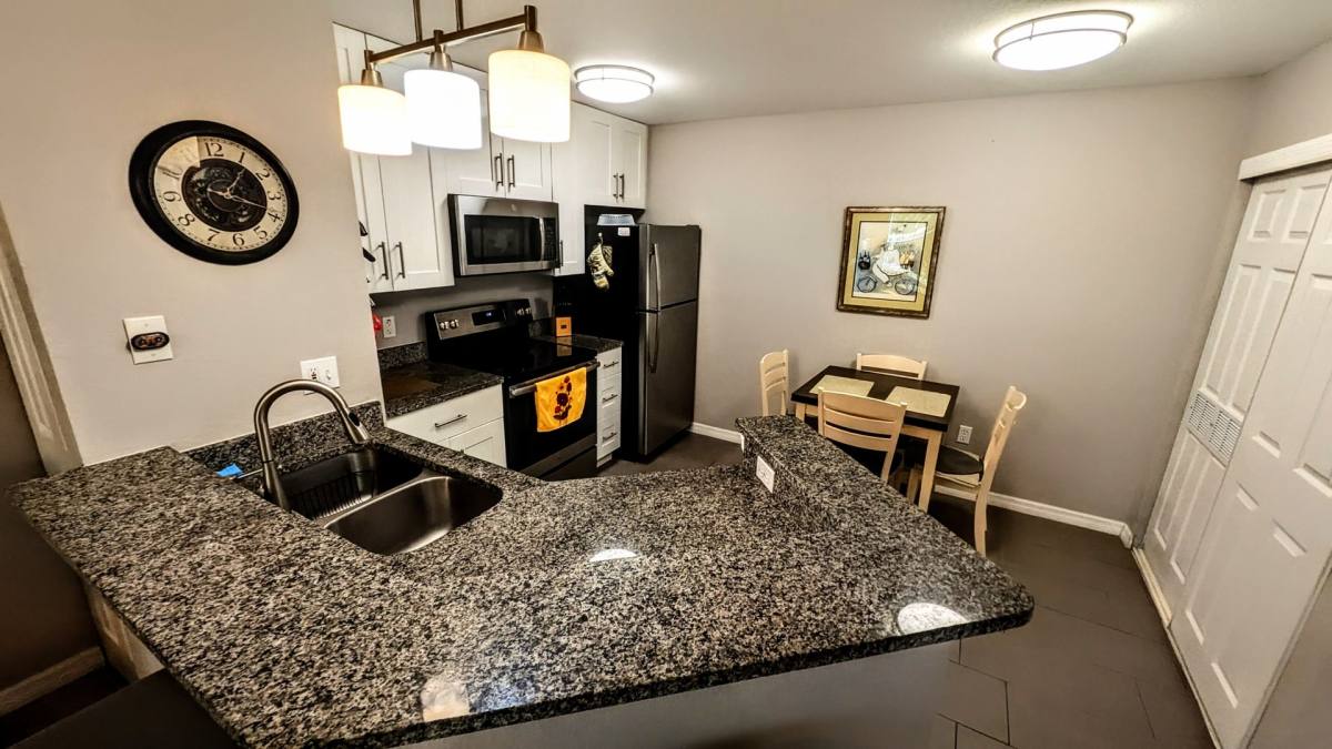 Condo for rent at 850 S Tamiami Trail, Sarasota, FL 34236