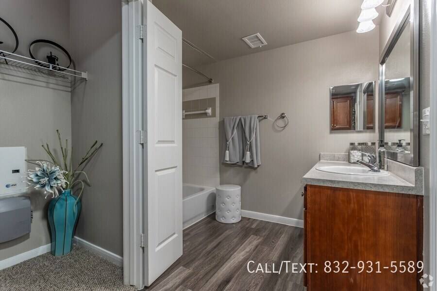 Apartment for rent at 8500 London Way Dr #AAMS1, Tomball, TX 77375
