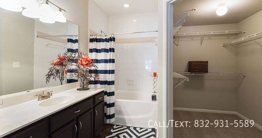 Apartment for rent at 2701 Dunvale Rd #ODF2, Houston, TX 77063
