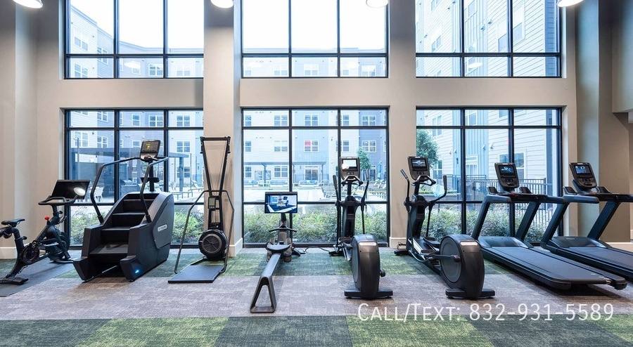 Apartment for rent at 2000 N St Charles #BE1, Houston, TX 77003