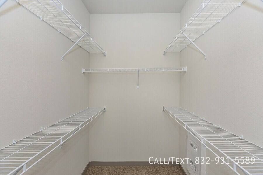 Apartment for rent at 2799 Skyview Downs Dr #CSP, Houston, TX 77047