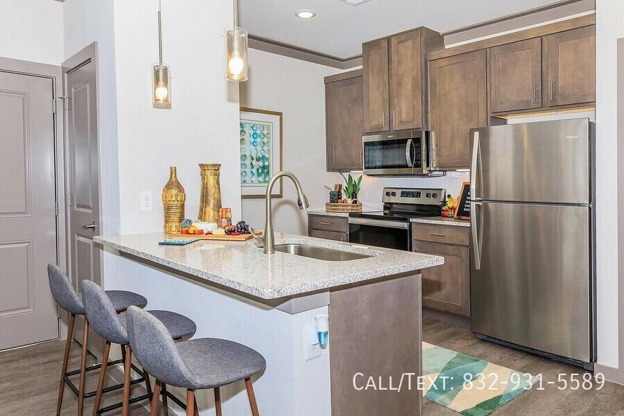 Apartment for rent at 2799 Skyview Downs Dr #CSP, Houston, TX 77047