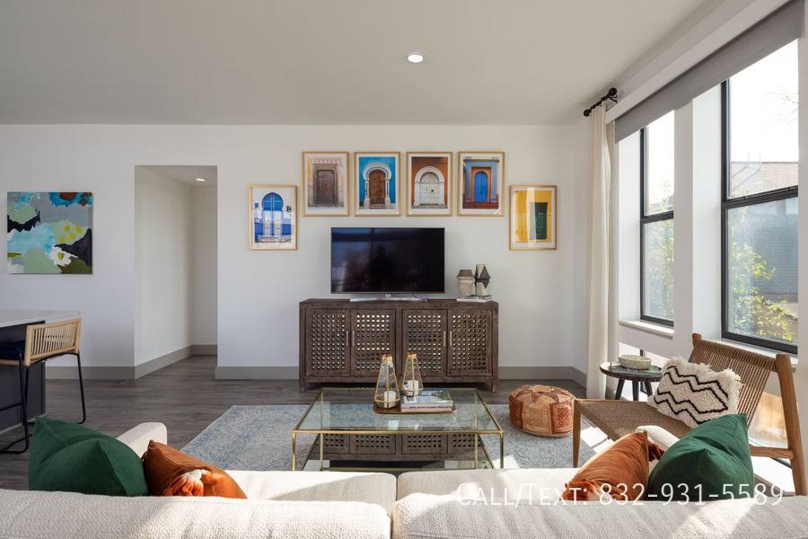 Apartment for rent at 2823 W 11th St #10SF, Houston, TX 77008