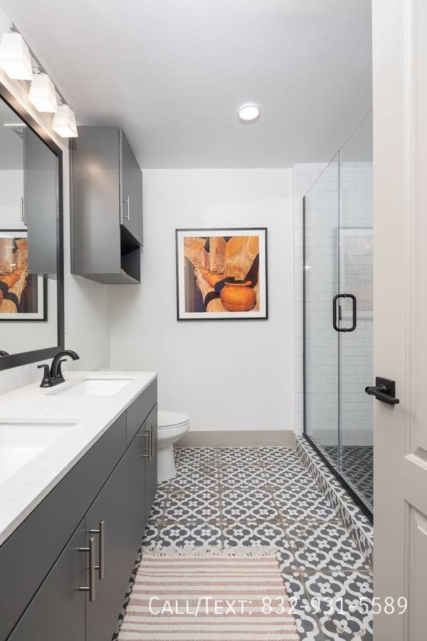 Apartment for rent at 2823 W 11th St #10SF, Houston, TX 77008