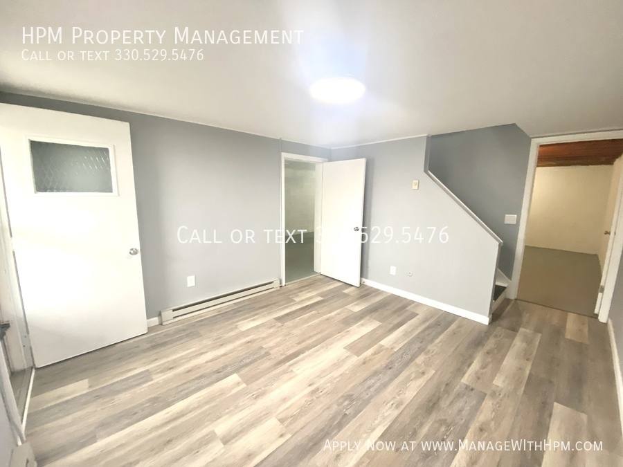 Townhouse for rent at 1021 Pittsburg Ave NW, North Canton, OH 44720