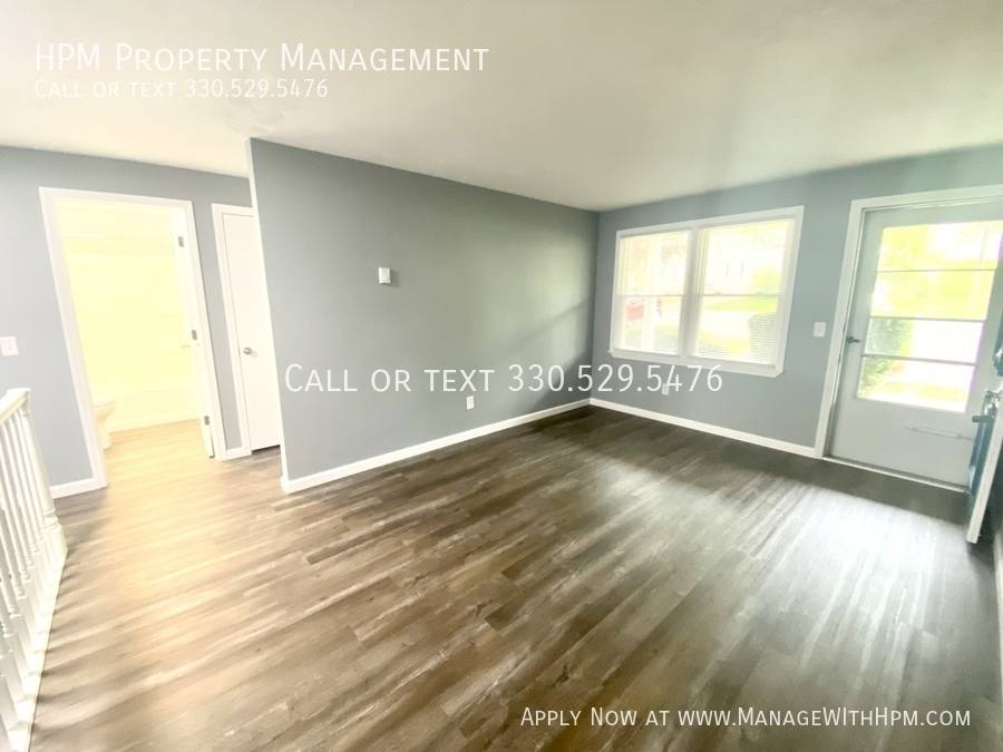 Townhouse for rent at 1021 Pittsburg Ave NW, North Canton, OH 44720