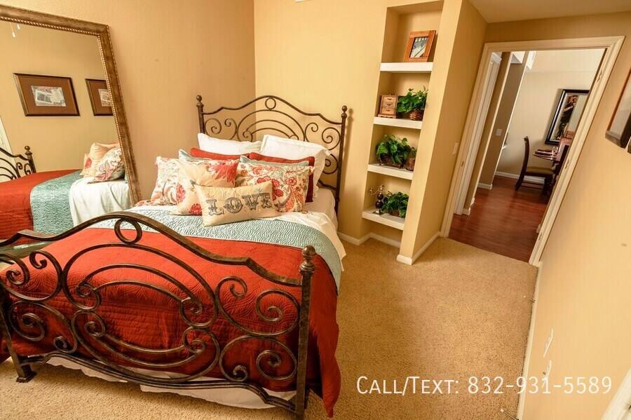 Apartment for rent at 4000 Lily St, Pasadena, TX 77505