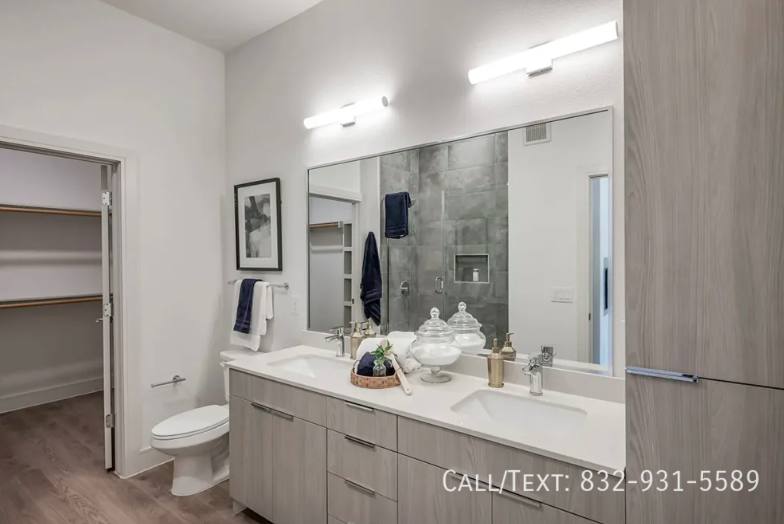 Apartment for rent at 8194 Knight Rd #RMCR, Houston, TX 77054