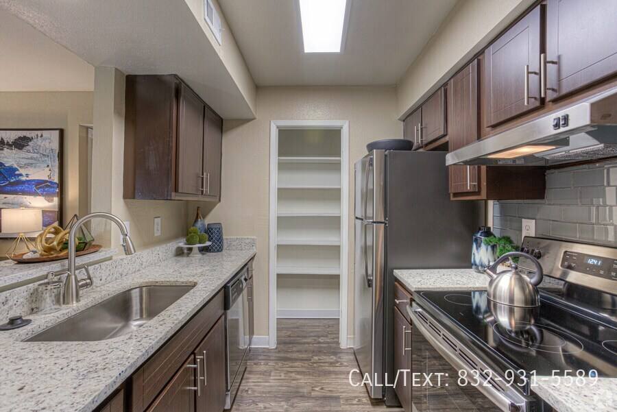 Apartment for rent at 2701 Briarpark Dr #FWT, Houston, TX 77042