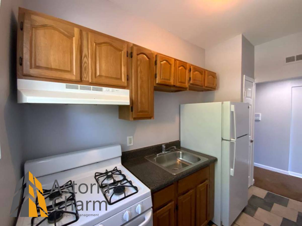 Apartment for rent at 2210 Roslyn Ave, Baltimore, MD 21216