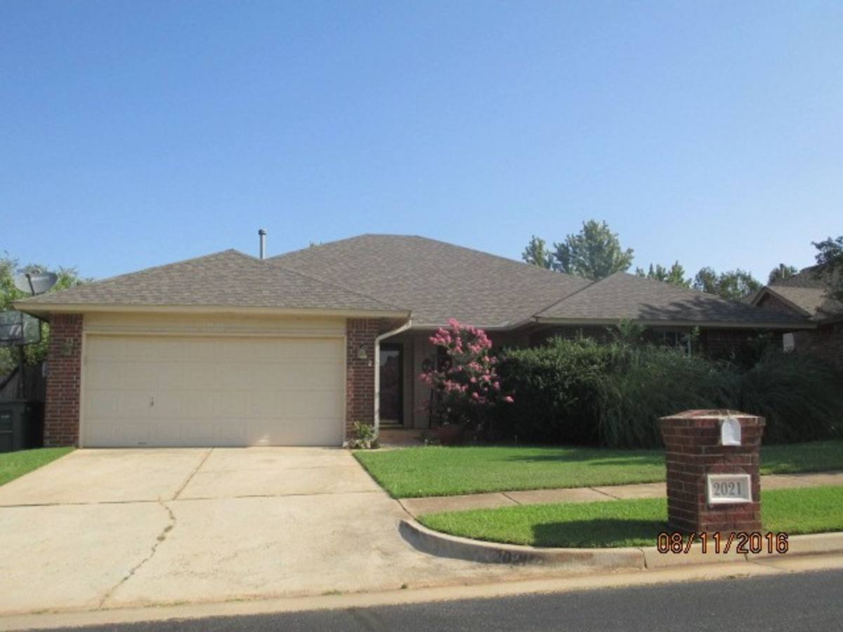 House for rent at 2021 Cedar Meadow Lane, Edmond, OK 73003