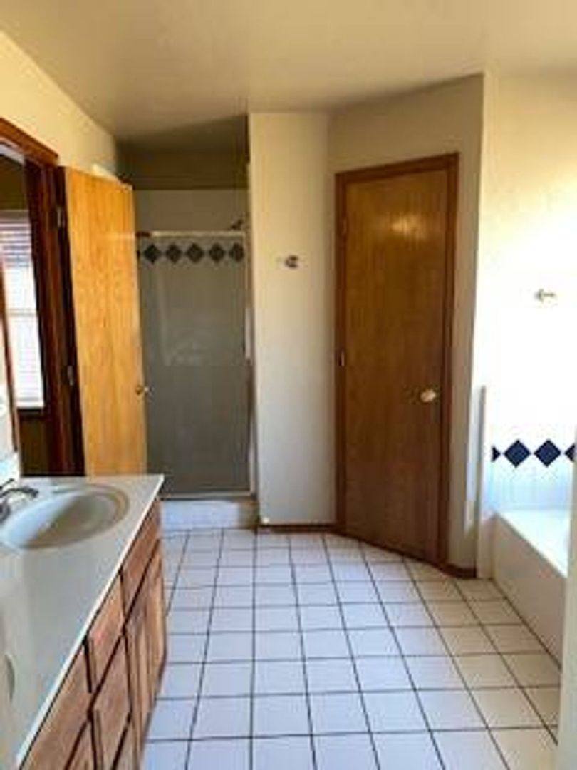 House for rent at 2021 Cedar Meadow Lane, Edmond, OK 73003