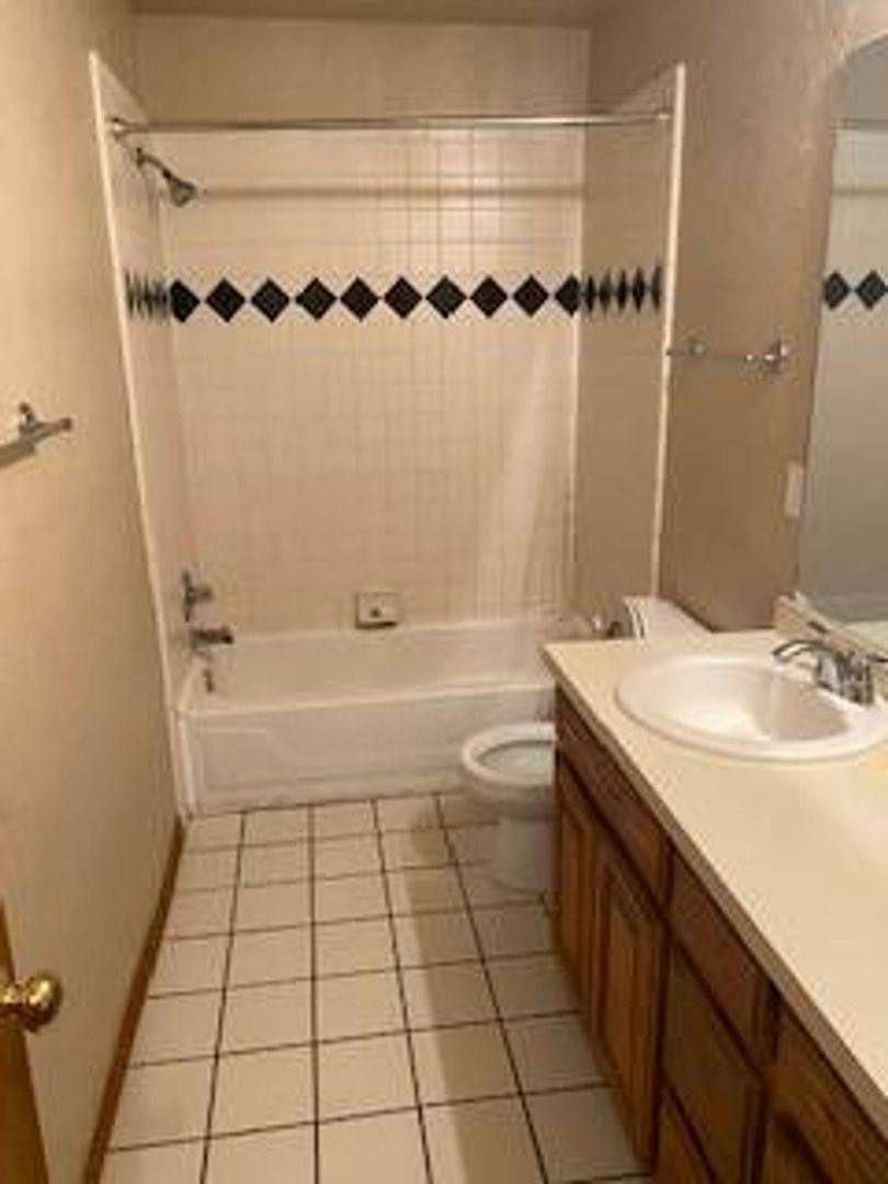 House for rent at 2021 Cedar Meadow Lane, Edmond, OK 73003