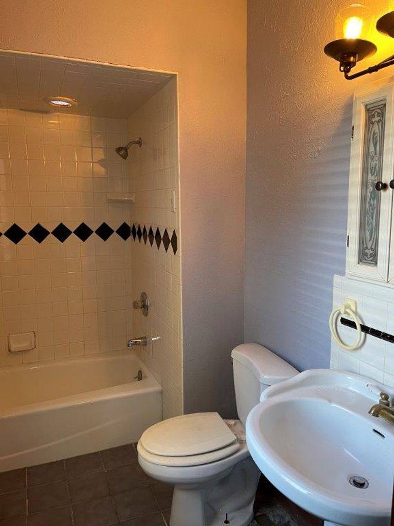 House for rent at 505 SW 3rd St, Tuttle, OK 73089