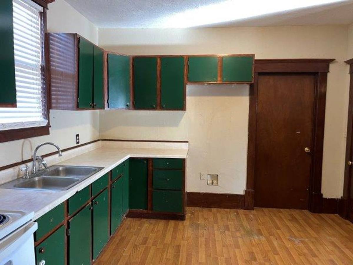 House for rent at 505 SW 3rd St, Tuttle, OK 73089