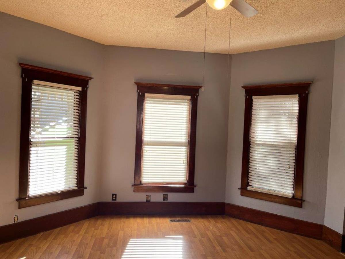 House for rent at 505 SW 3rd St, Tuttle, OK 73089