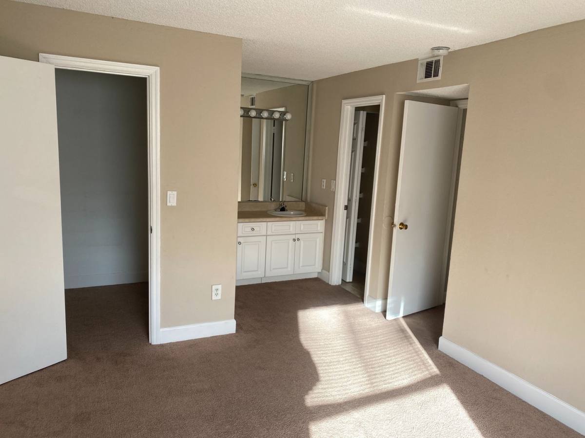 Apartment for rent at 4512 Commander Dr, Orlando, FL 32822