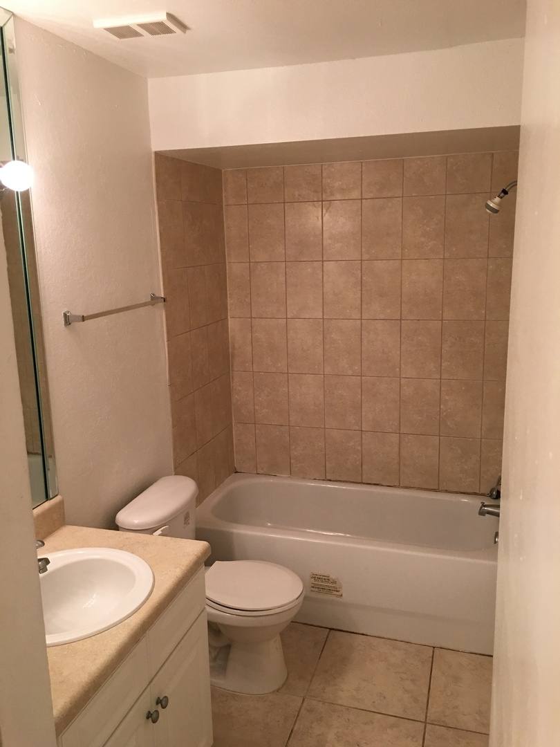 Apartment for rent at 4512 Commander Dr, Orlando, FL 32822
