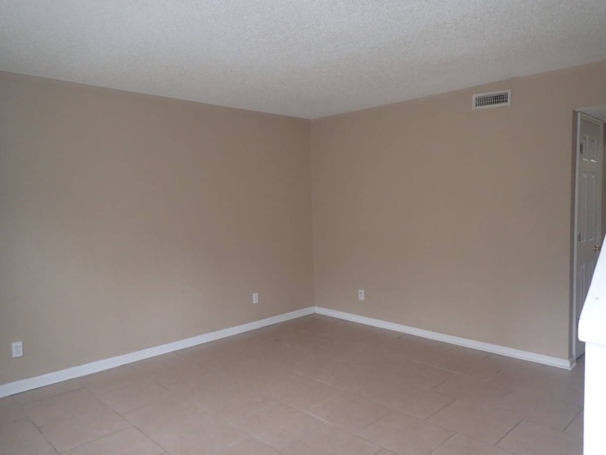 Townhouse for rent at 1305 Breckenridge Dr, Adel, GA 31620