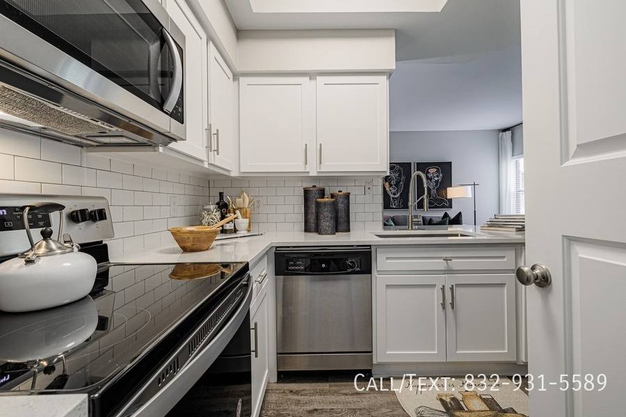 Apartment for rent at 499 Pennsylvania Ave #EW, Webster, TX 77598