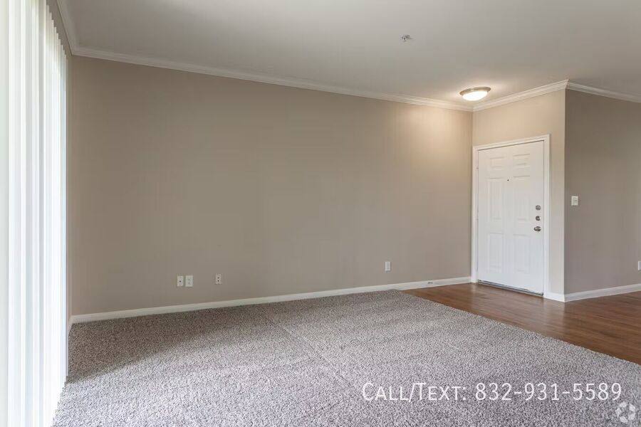 Apartment for rent at 9835 Windmill Lakes Blvd, Houston, TX 77075