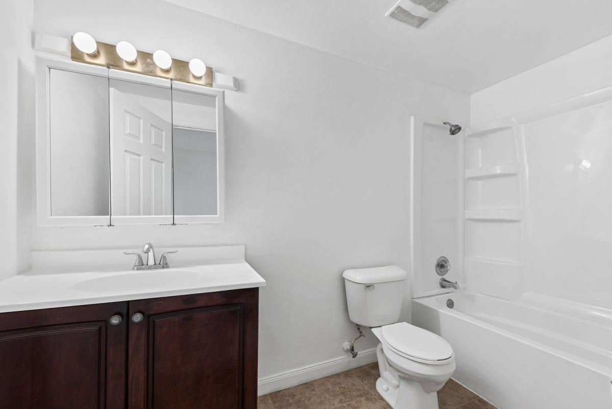 Townhouse for rent at 1960 Liberty Place, Hoffman Estates, IL 60169