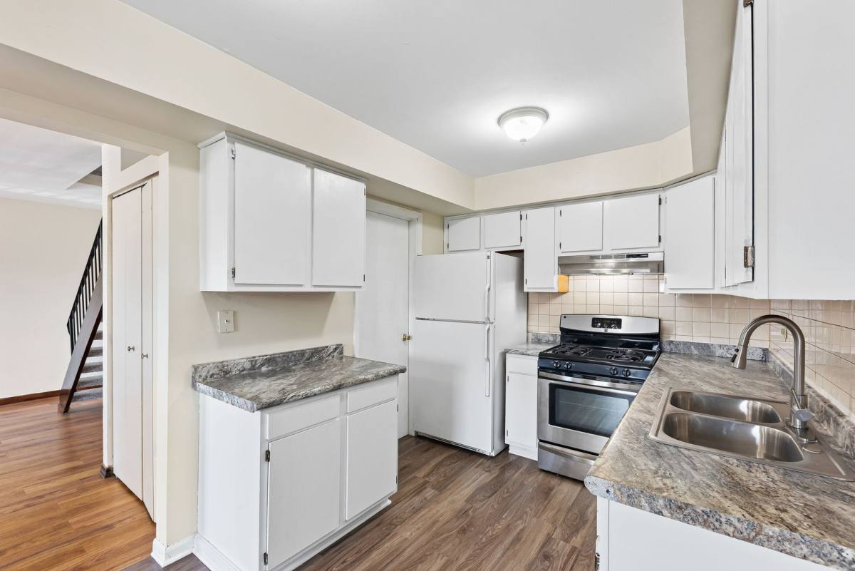 Townhouse for rent at 1960 Liberty Place, Hoffman Estates, IL 60169