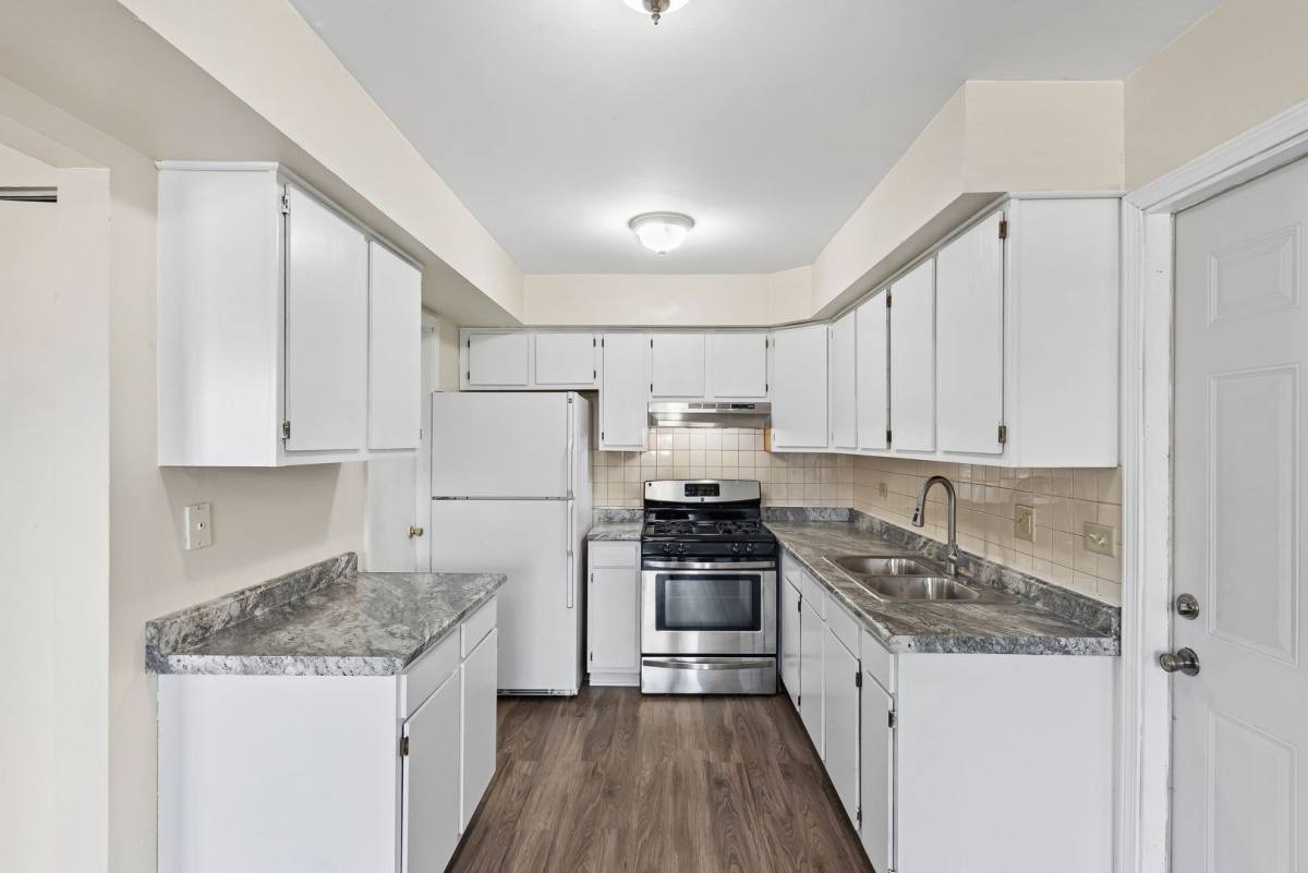 Townhouse for rent at 1960 Liberty Place, Hoffman Estates, IL 60169