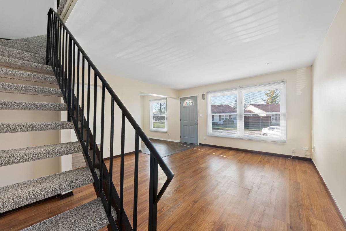 Townhouse for rent at 1960 Liberty Place, Hoffman Estates, IL 60169