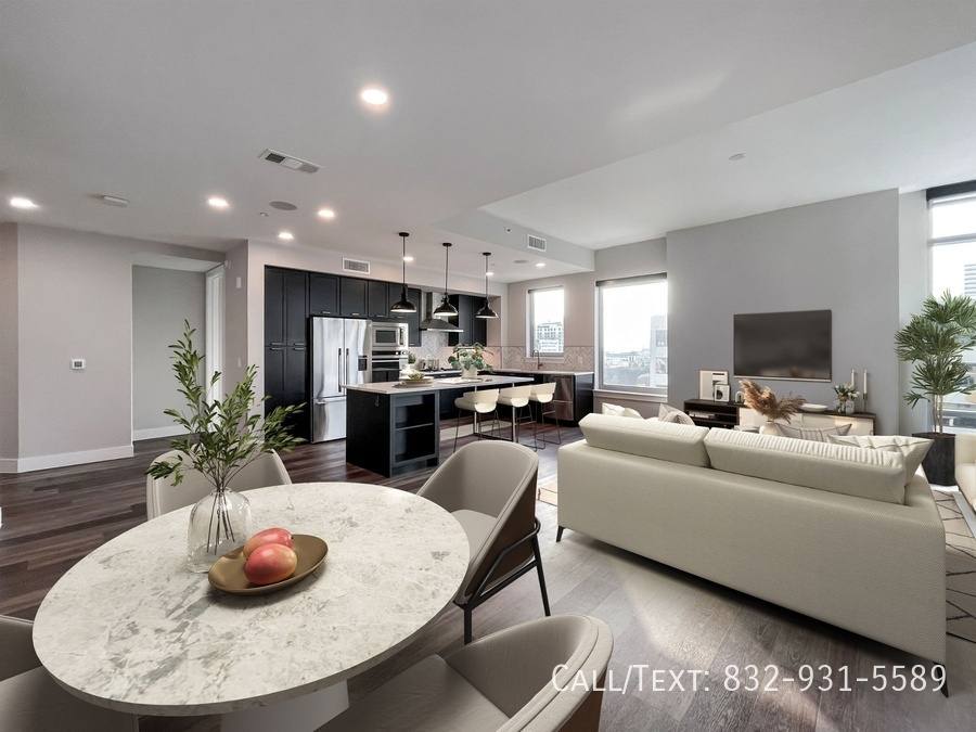 Apartment for rent at 1999 Briar Oaks Lane #CRI, Houston, TX 77027