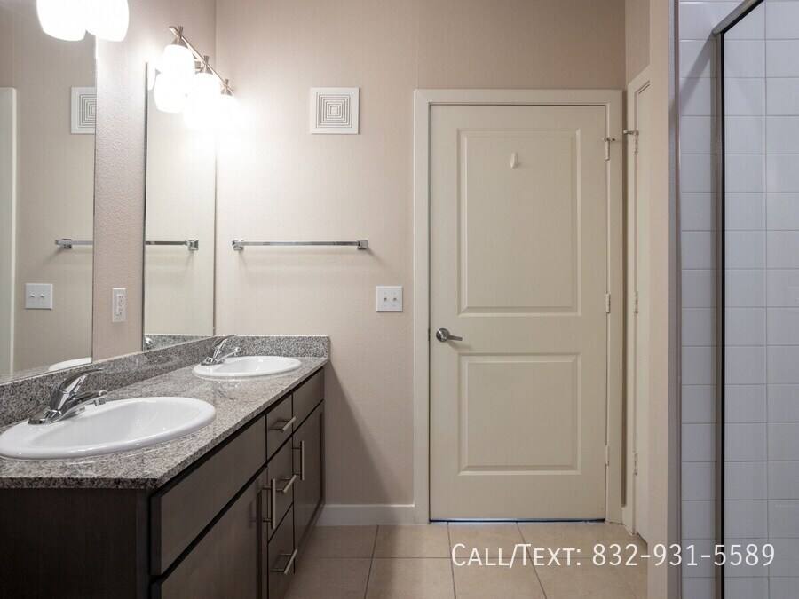Apartment for rent at 4071 Schurmier Rd #SLC2, Houston, TX 77047