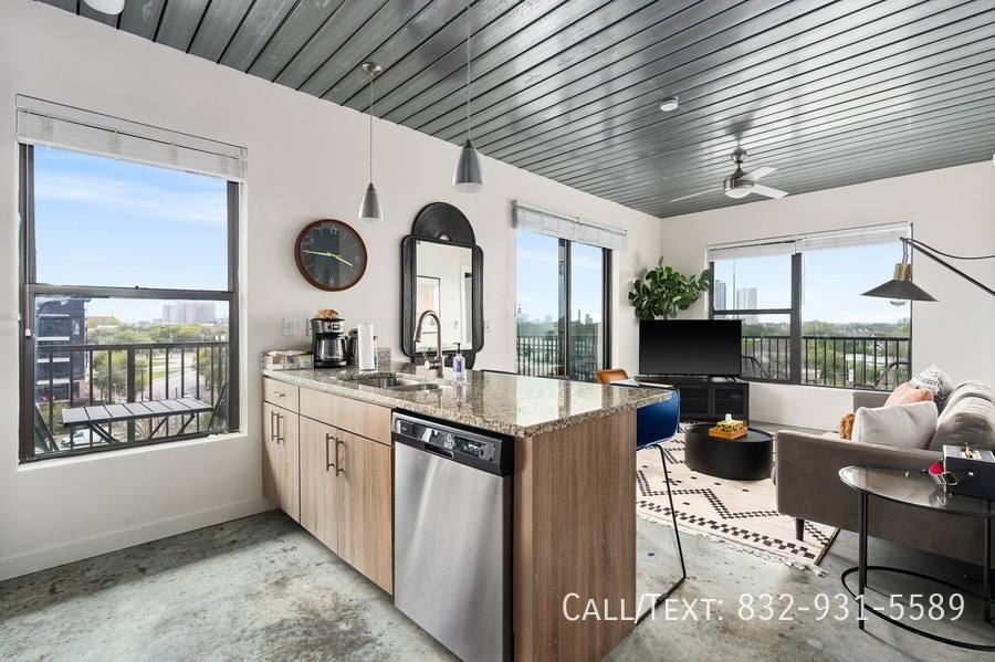 Apartment for rent at 1966 Travis St #MM1, Houston, TX 77002
