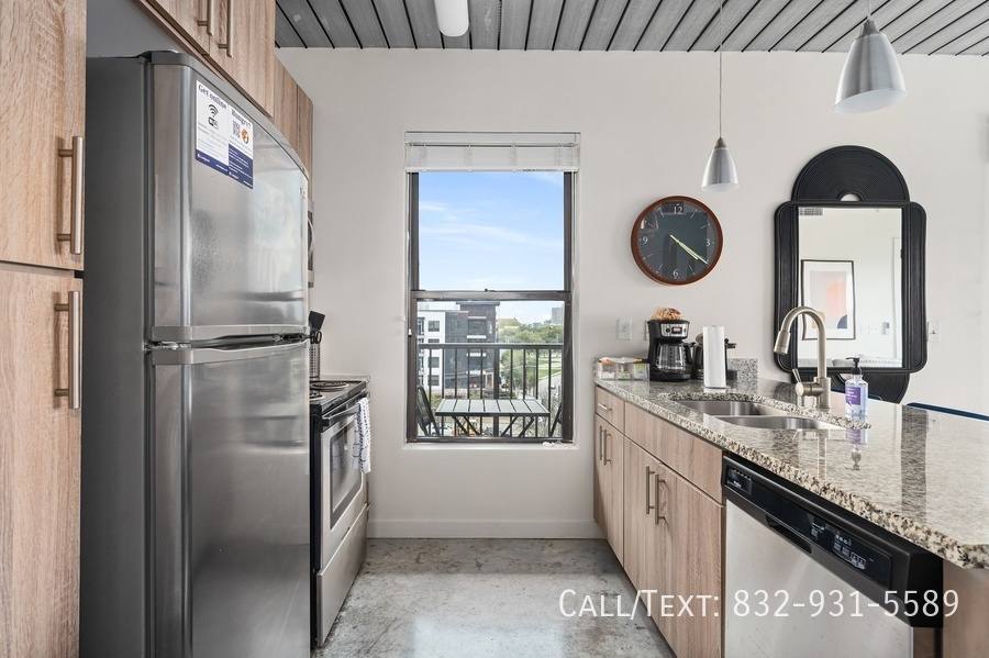 Apartment for rent at 1966 Travis St #MM1, Houston, TX 77002