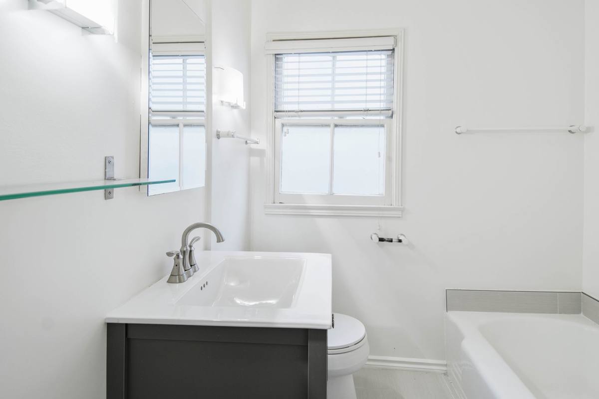 Apartment for rent at 8563-8569 Holloway Dr, West Hollywood, CA 90069