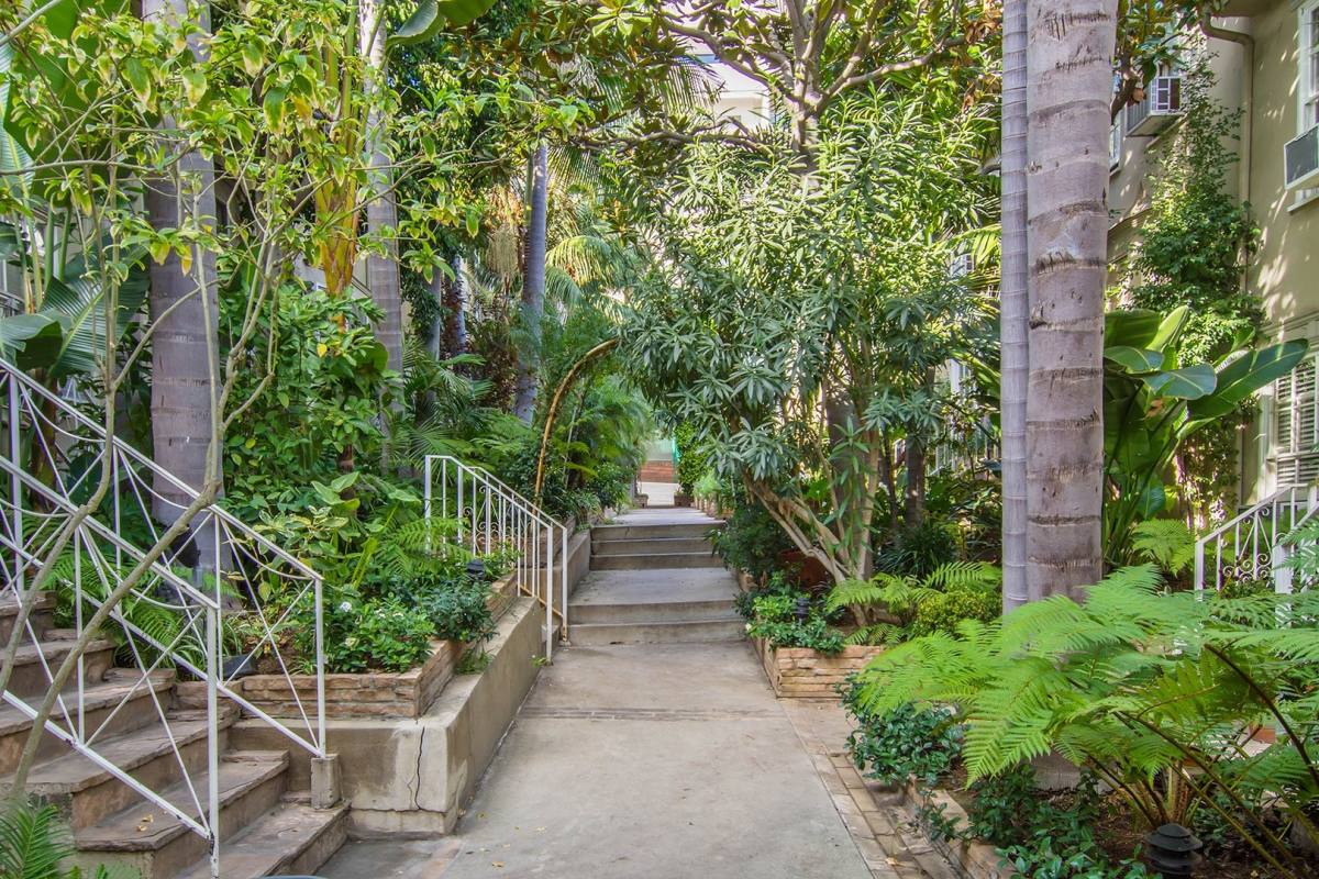 Apartment for rent at 8563-8569 Holloway Dr, West Hollywood, CA 90069