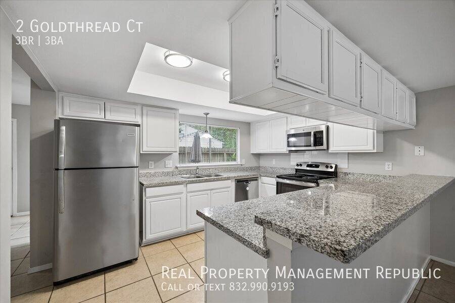 House for rent at 2 Goldthread Court, Spring, TX 77381
