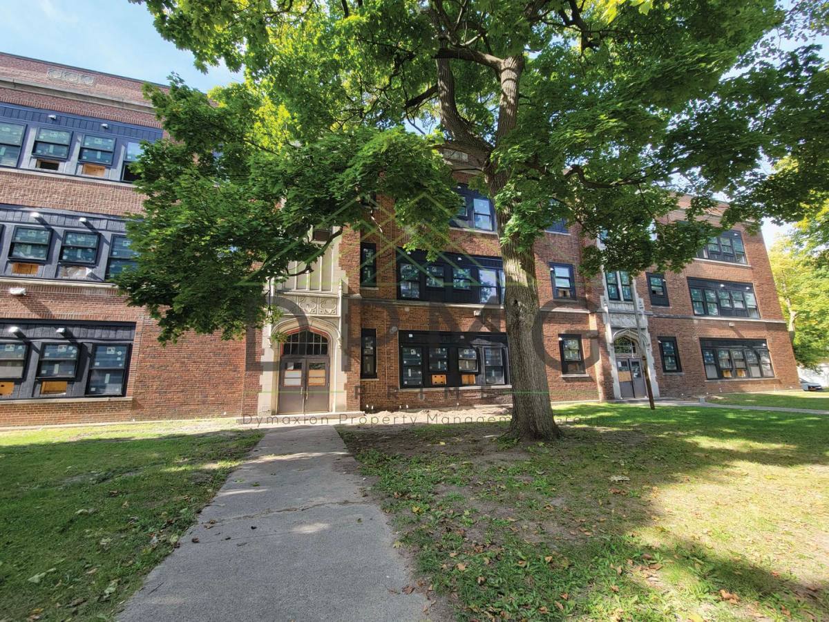 Apartment for rent at 1030 S Holmes St, Lansing, MI 48912