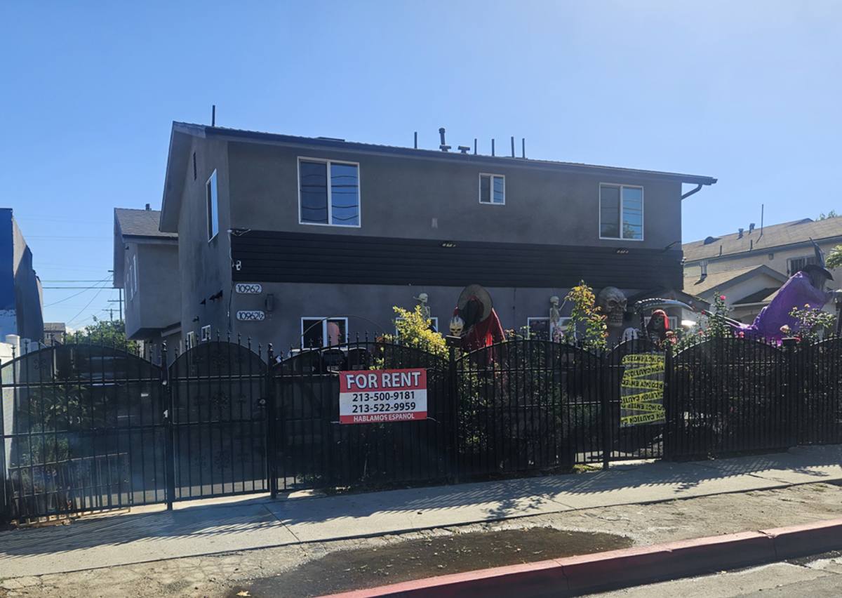 Apartment for rent at 10960 Avalon Blvd, Los Angeles, CA 90061