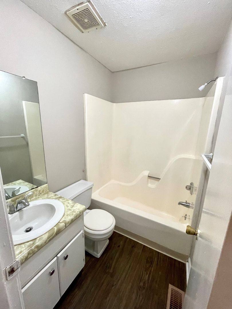 Apartment for rent at 8 Davidfield Cove, Jackson, TN 38305