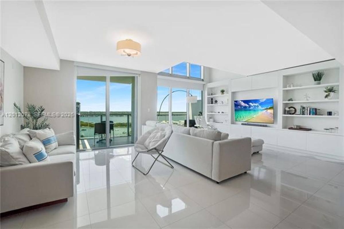 Apartment for rent at 7928 E Dr, Miami Beach, FL 33141