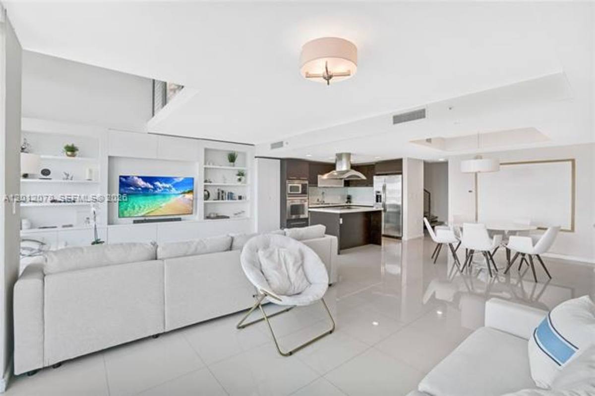 Apartment for rent at 7928 E Dr, Miami Beach, FL 33141