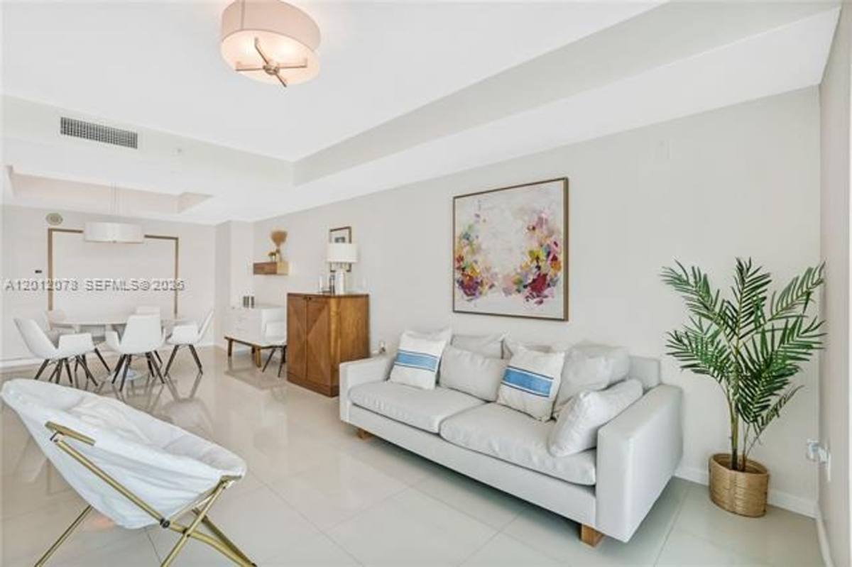 Apartment for rent at 7928 E Dr, Miami Beach, FL 33141