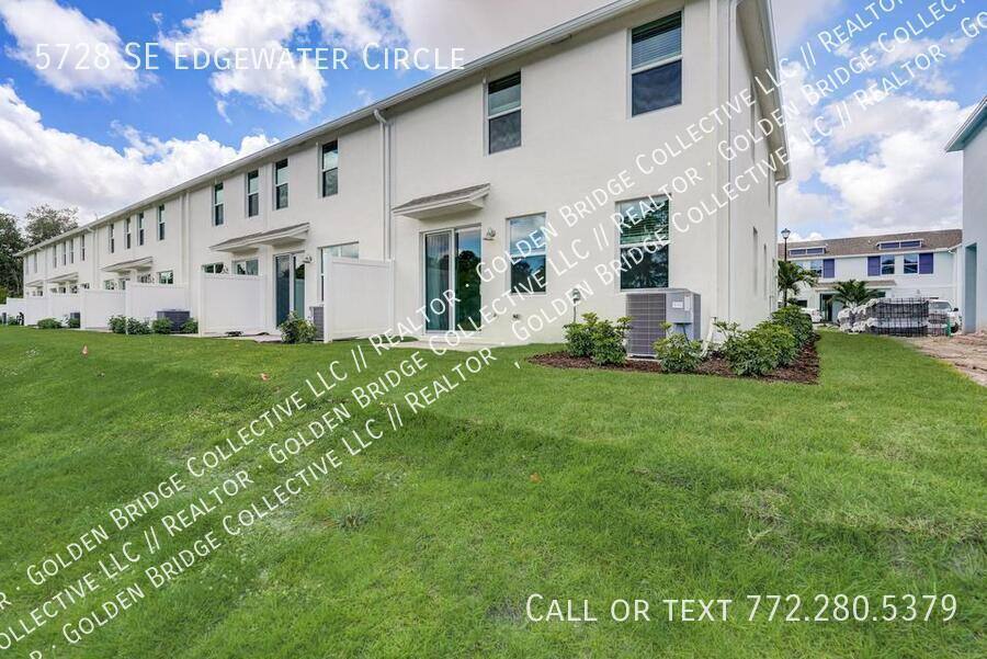Townhouse for rent at 5728 SE Edgewater Circle, Stuart, FL 34997