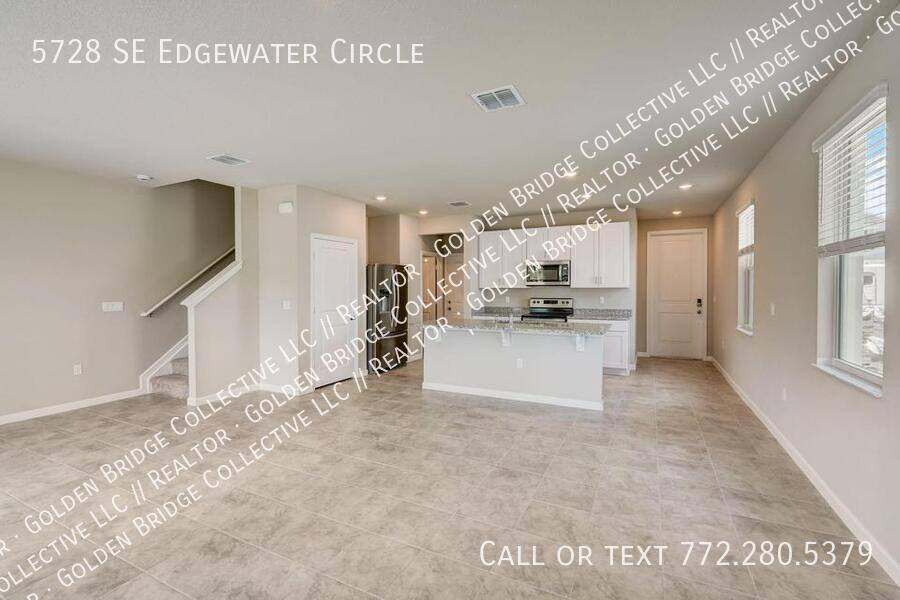 Townhouse for rent at 5728 SE Edgewater Circle, Stuart, FL 34997