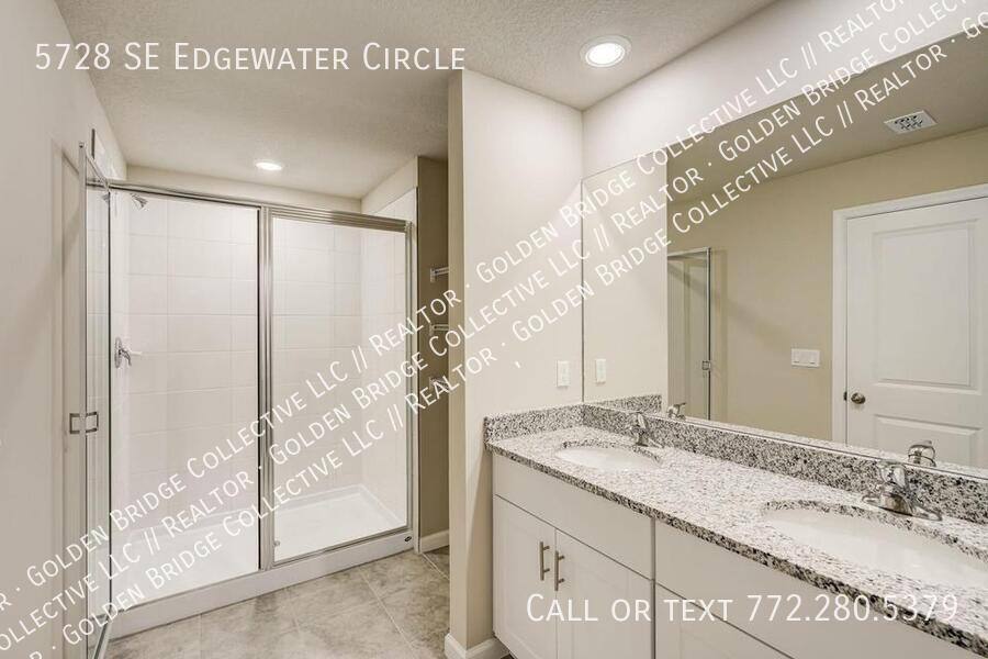 Townhouse for rent at 5728 SE Edgewater Circle, Stuart, FL 34997