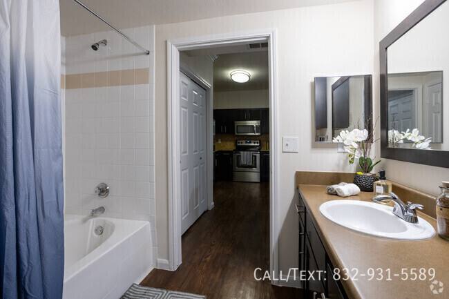 Apartment for rent at 5000 Hidalgo St #PU1, Houston, TX 77056