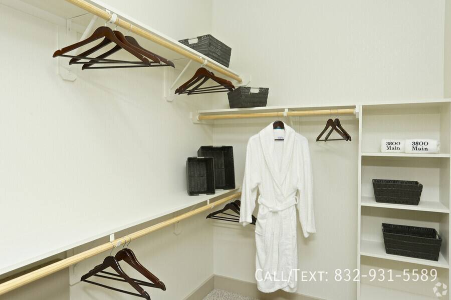 Apartment for rent at 2598 Main St #38M1, Houston, TX 77002