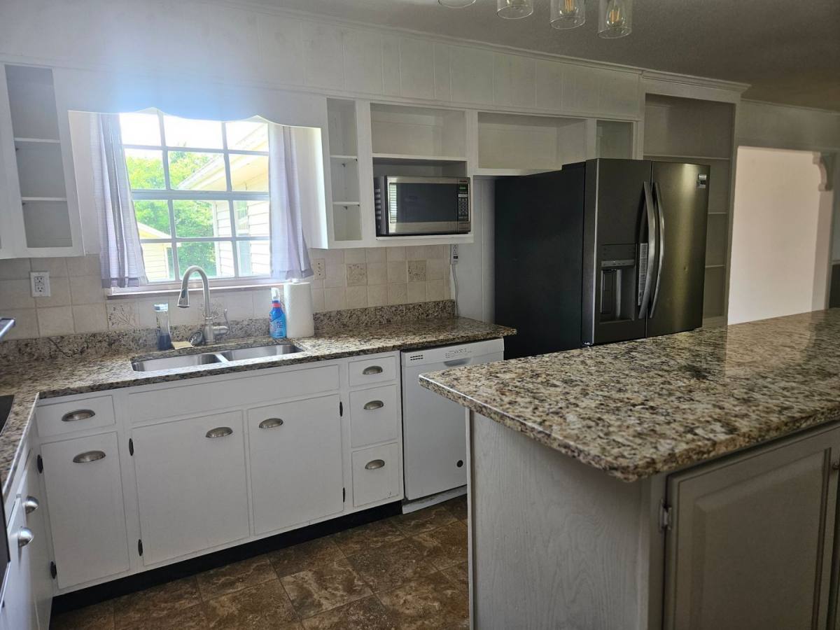 House for rent at 118 Bradley Dr, Madisonville, TN 37354