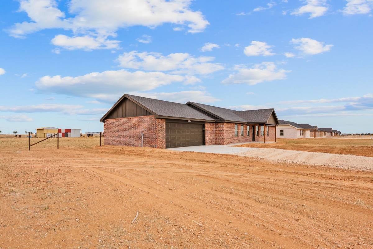 House for rent at 14902 N Cr, Shallowater, TX 79363